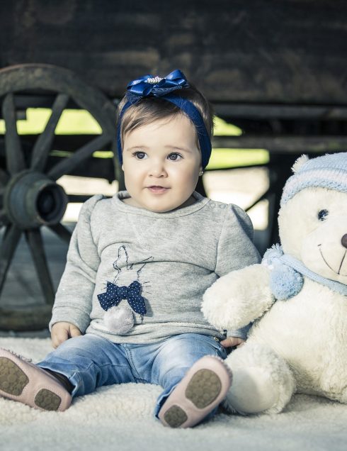 Blusão em moletom e calça em sarja