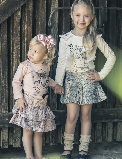 Blusa em cotton e saia em sarja