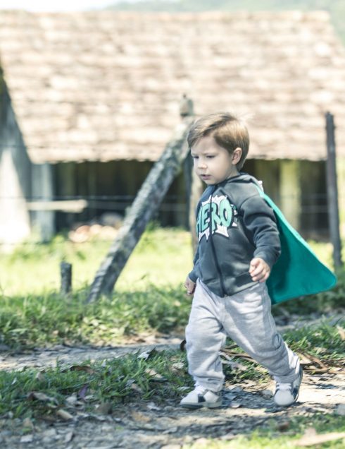 Jaqueta com capa e calça moletom