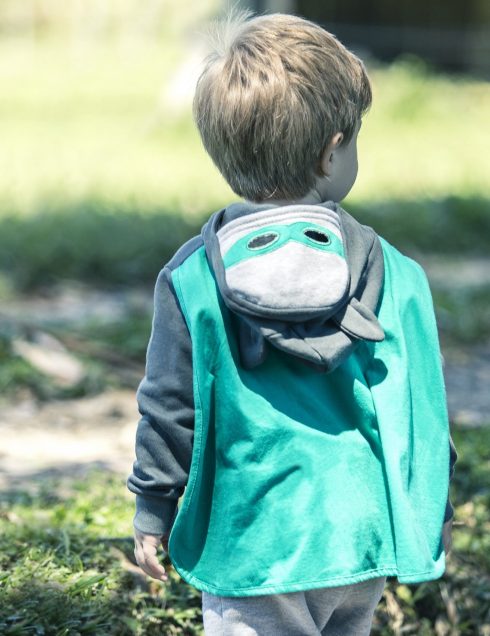 Jaqueta com capa e calça moletom